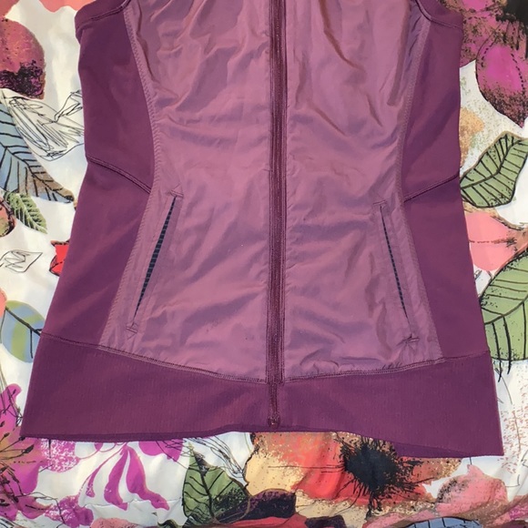 Lululemon Won’t Stop Vest - Picture 6 of 9